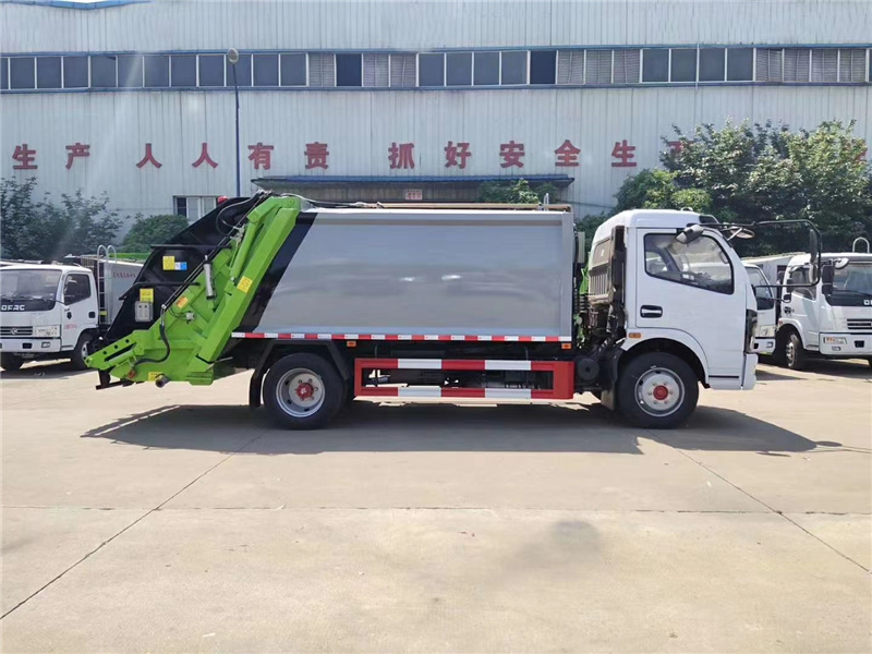 東風(fēng)多利卡8方壓縮式垃圾車(chē)